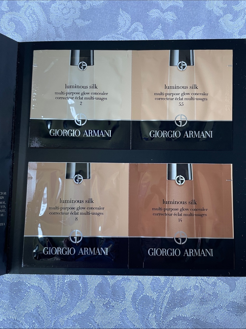 NWT Giorgio Armani Luminous Silk Concealer. Sample pack.